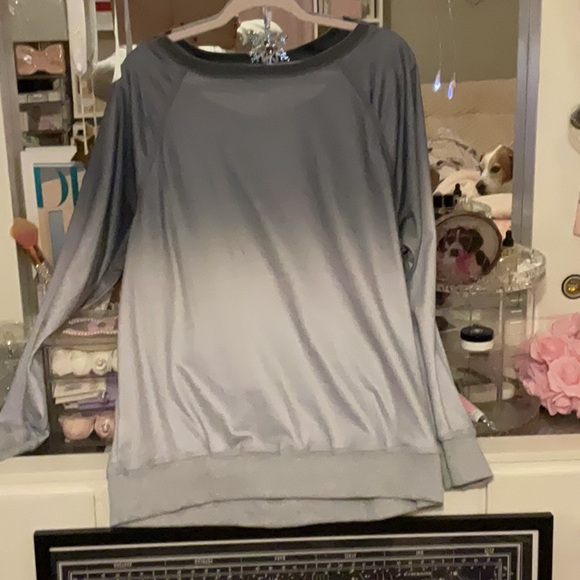 Gradient Gray Women's Top - Picture 3 of 5